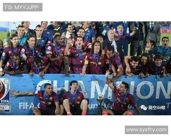 聚焦足球巨星背后的故事与荣耀探索球场内外的辉煌与挑战